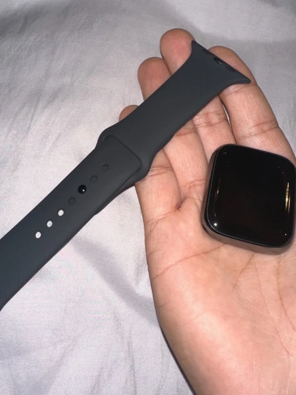 (MNW13LL/A) Midnight Colored Apple Watch Series 8 (GPS + Cellular, 45mm) - Picture 1 of 4